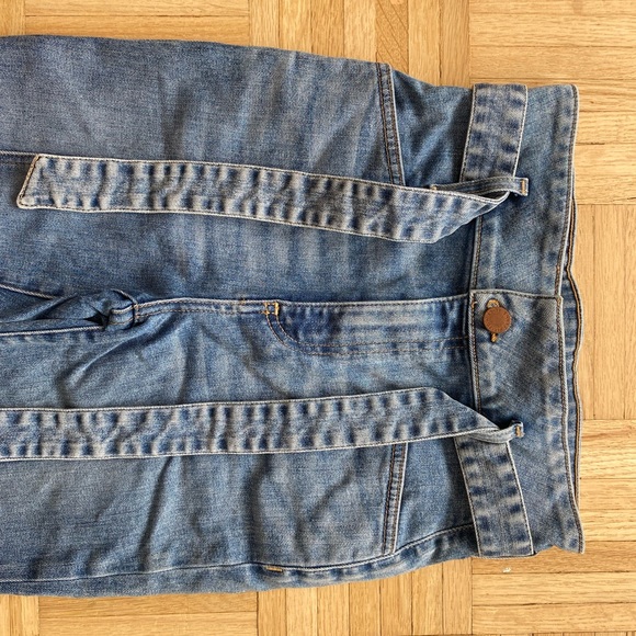 Alice + Olivia Jeans - Picture 2 of 4